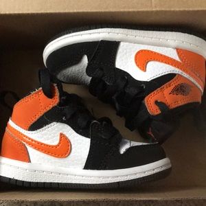 Jordan 1 Mid